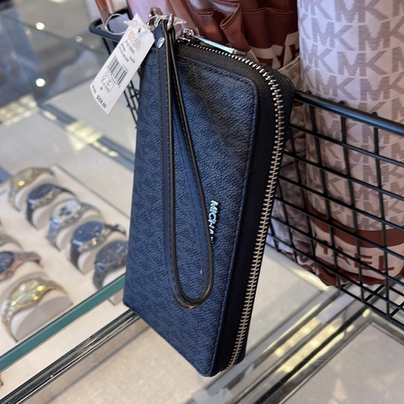 Michael Kors MK Signature Large Flat Multi-Function Phone Case Wallet Wristlet - Picture 15 of 16